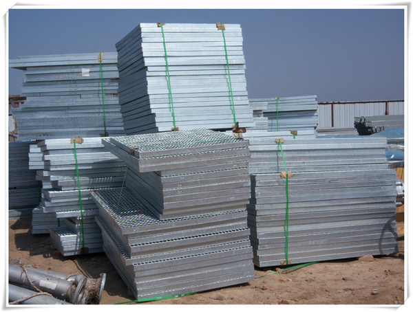 齒形鋼格板特點(diǎn)對(duì)鋼格板平臺(tái)的好處 齒形鋼格板特點(diǎn)對(duì)鋼格板平臺(tái)的好處